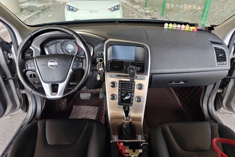 Used Volvo XC60 2016 T5 Smart Upgrade Model Center Console