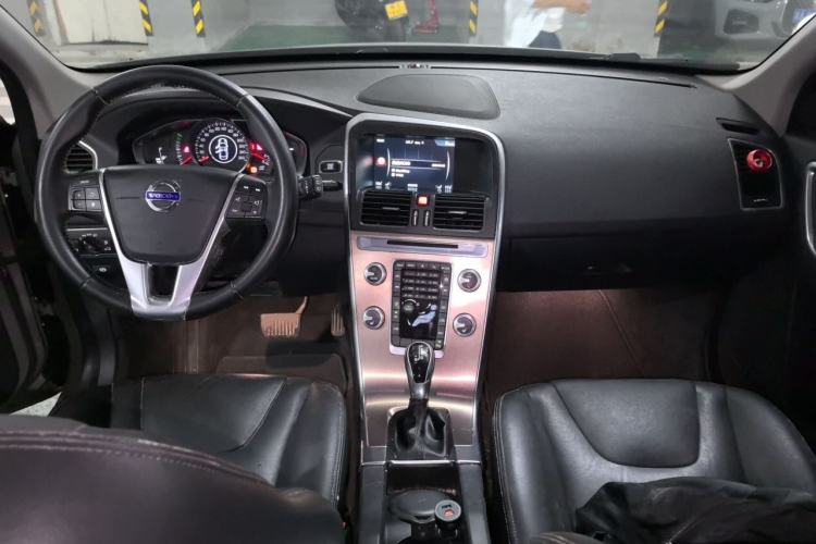 Used Volvo XC60 2016 T5 Smart Upgrade Model Center Console