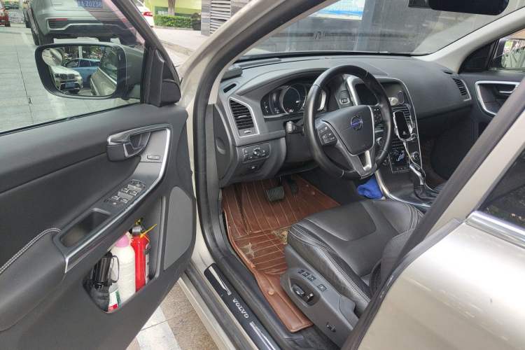 Used Volvo XC60 2016 T5 AWD Zhiyuan Edition Driver Seat