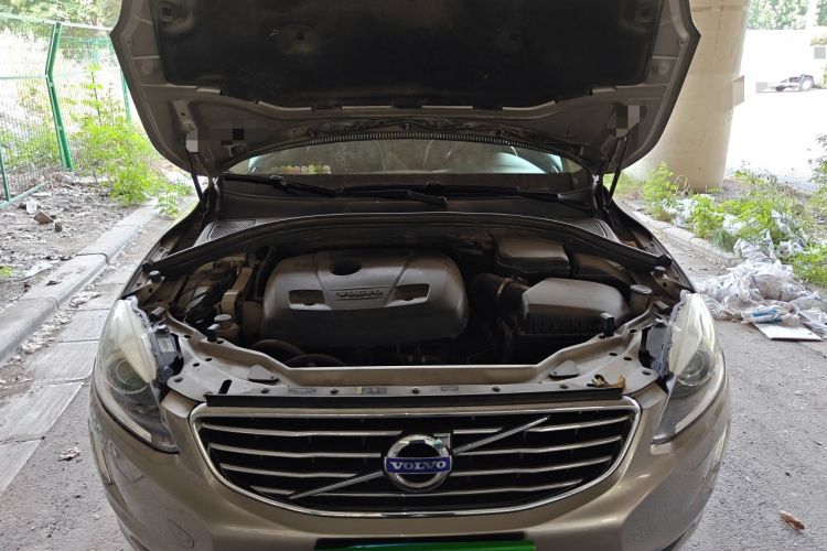 Used Volvo XC60 2016 T5 Smart Upgrade Model Engine Bay