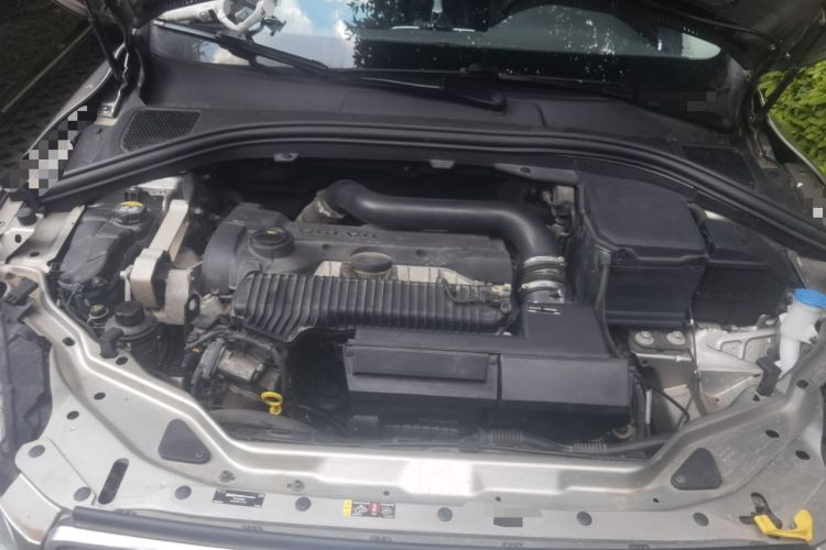 Used Volvo XC60 2016 T5 AWD Zhiyuan Edition Engine Bay