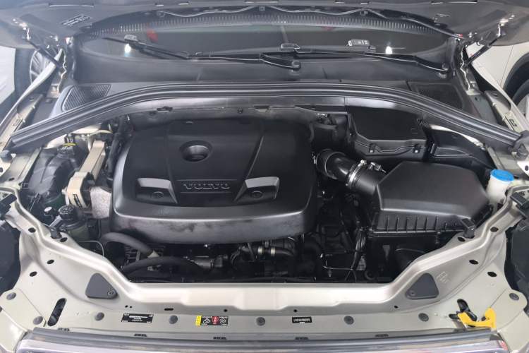 Used Volvo XC60 2016 T5 Smart Upgrade Model Engine Bay
