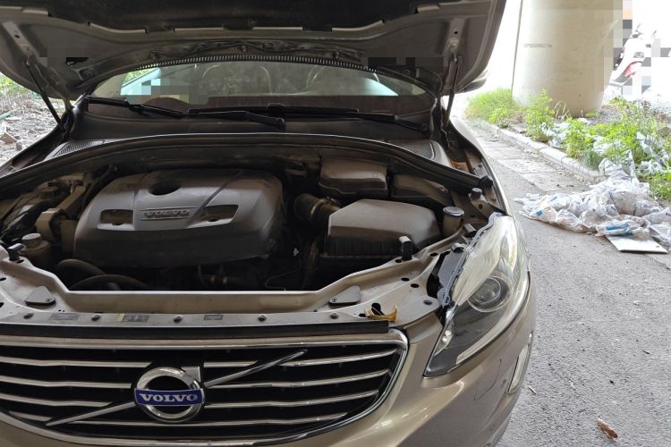 Used Volvo XC60 2016 T5 Smart Upgrade Model Engine Bay Left