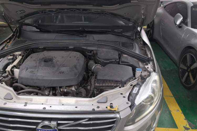 Used Volvo XC60 2016 T5 Smart Upgrade Model Engine Bay Left
