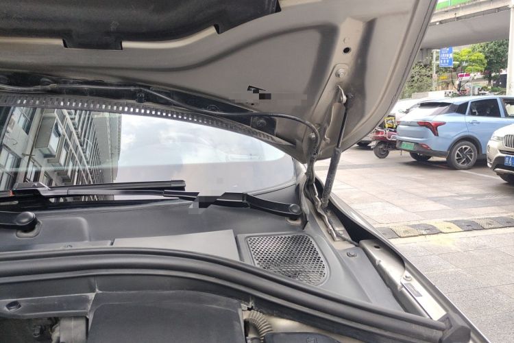 Used Volvo XC60 2016 T5 AWD Zhiyuan Edition Engine Bay Left