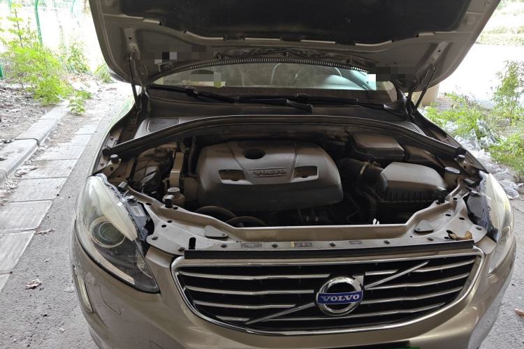 Used Volvo XC60 2016 T5 Smart Upgrade Model Engine Bay Right