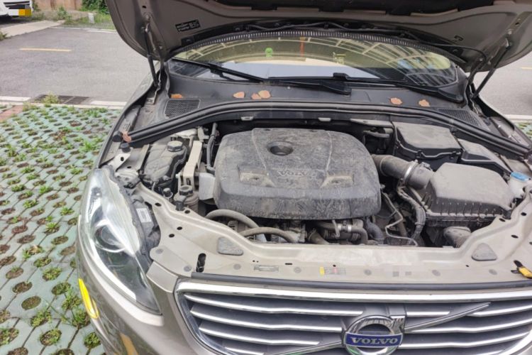 Used Volvo XC60 2016 T5 Smart Upgrade Model Engine Bay Right
