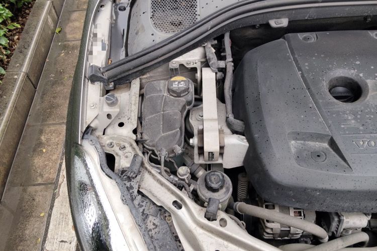 Used Volvo XC60 2016 T5 Smart Version Engine Bay Right
