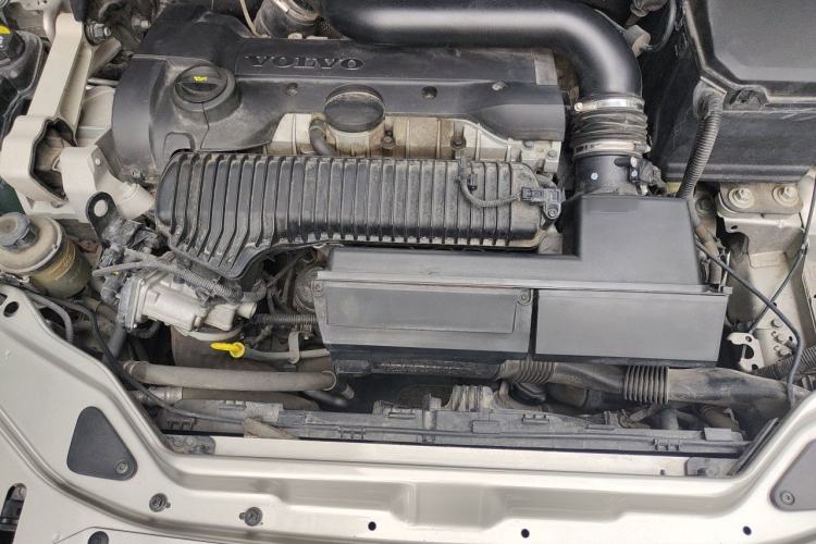 Used Volvo XC60 2016 T5 AWD Zhiyuan Edition Engine Bay