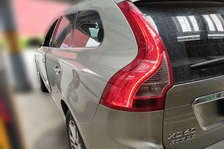 Used Volvo XC60 2016 T5 Smart Upgrade Model Exterior 3