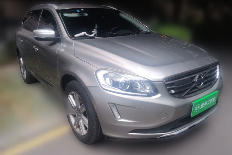 Used Volvo XC60 2016 T5 AWD Zhiyuan Edition Front Right 45 Deg