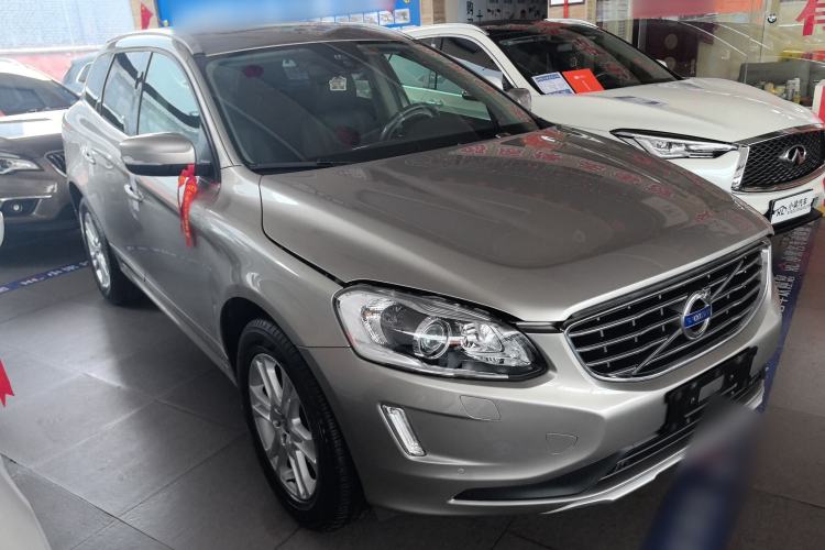 Used Volvo XC60 2016 T5 Smart Upgrade Model Front Right 45 Deg