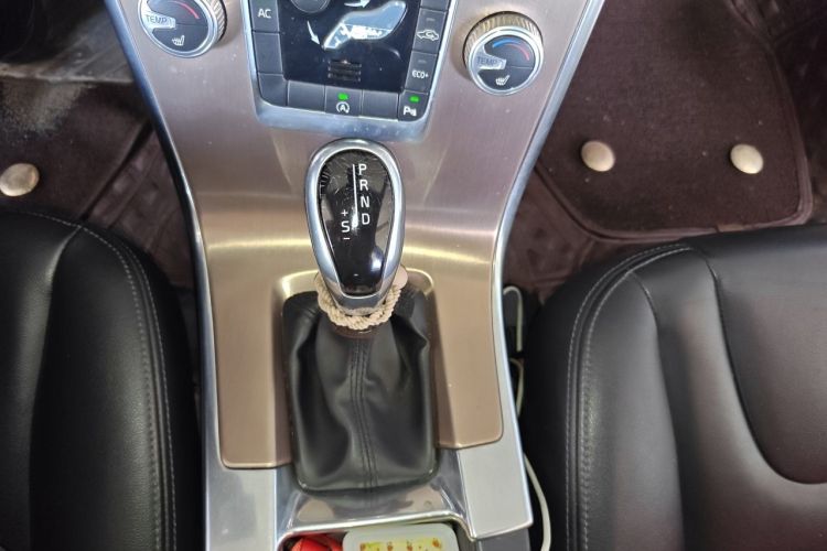 Used Volvo XC60 2016 T5 Smart Upgrade Model Gear Lever