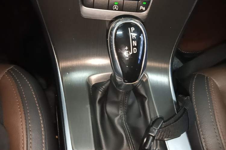 Used Volvo XC60 2016 T5 Smart Version Gear Lever