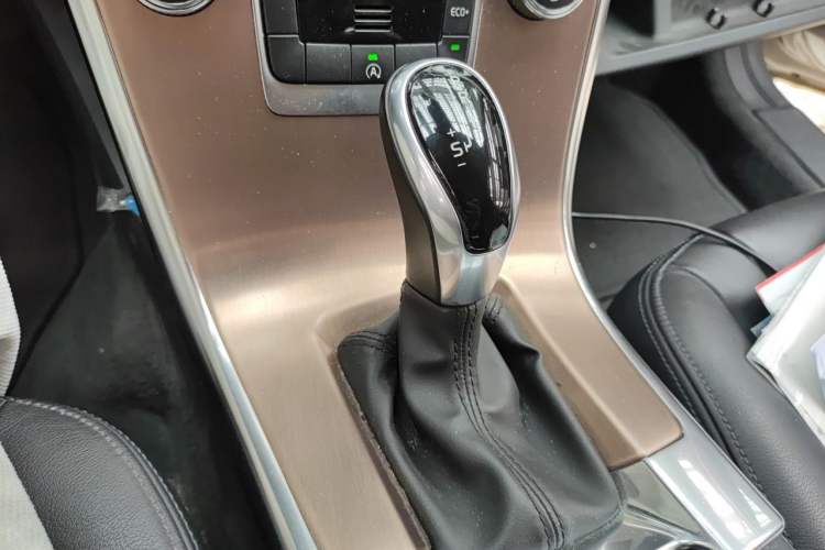 Used Volvo XC60 2016 T5 Smart Upgrade Model Gear Lever