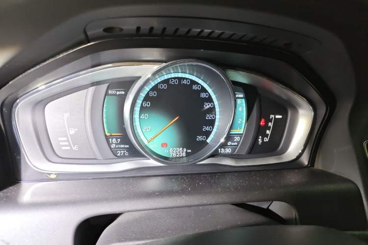 Used Volvo XC60 2016 T5 AWD Zhiyuan Edition Instrument Cluster