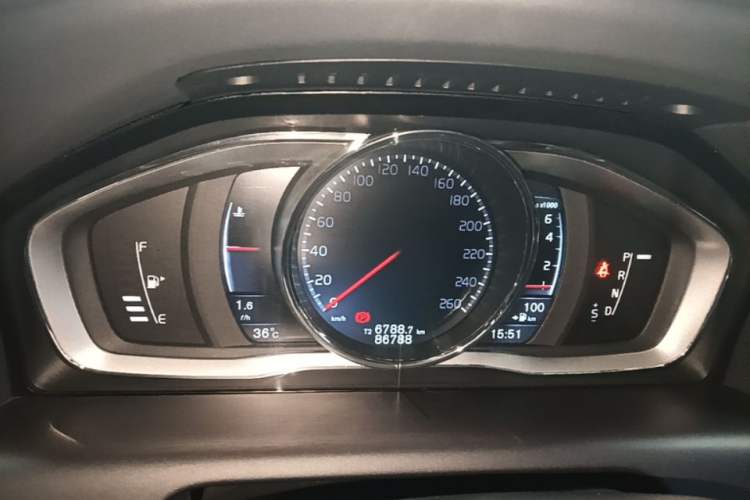 Used Volvo XC60 2016 T5 Smart Version Instrument Cluster