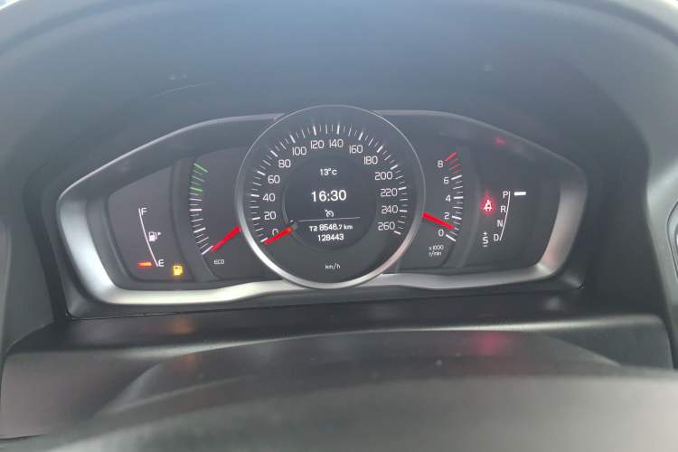 Used Volvo XC60 2016 T5 Smart Upgrade Model Instrument Cluster