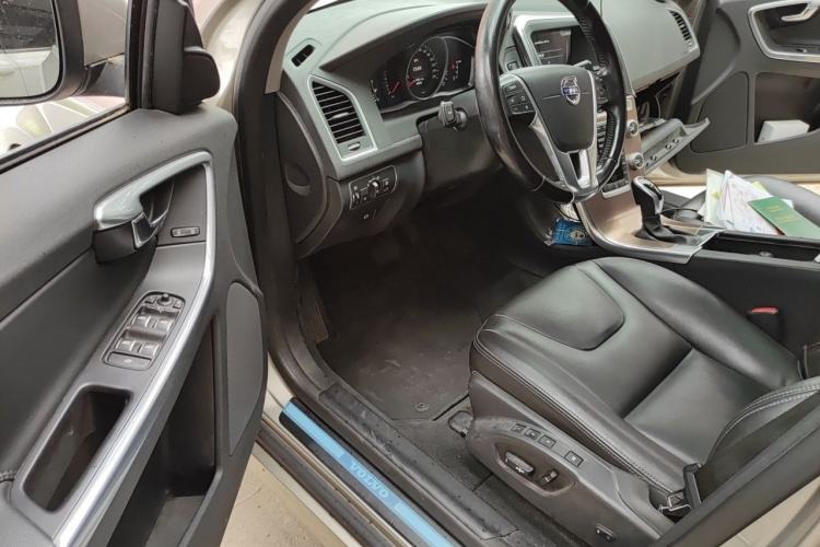 Used Volvo XC60 2016 T5 Smart Upgrade Model Interior 3