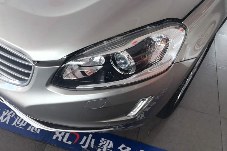 Used Volvo XC60 2016 T5 Smart Upgrade Model Left Front Headlight