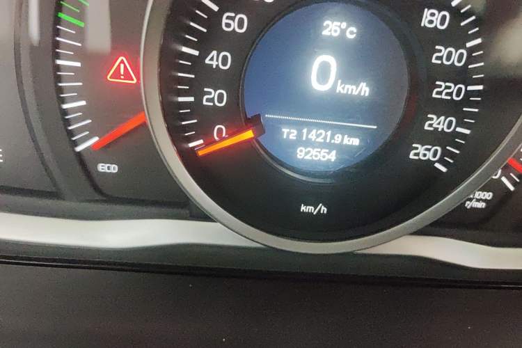 Used Volvo XC60 2016 T5 Smart Upgrade Model Odometer Close Up