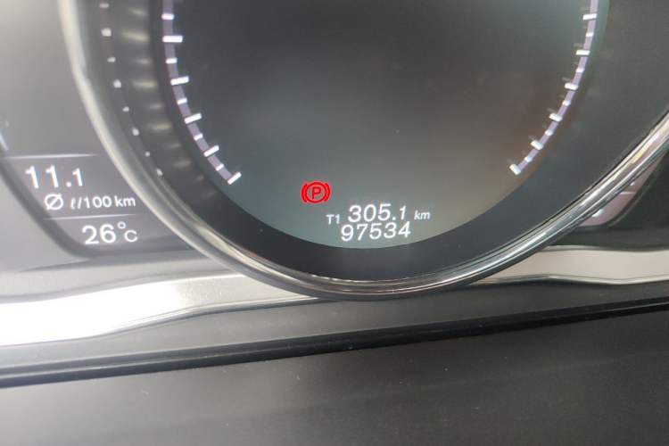 Used Volvo XC60 2016 T5 AWD Zhiyuan Edition Odometer Close Up