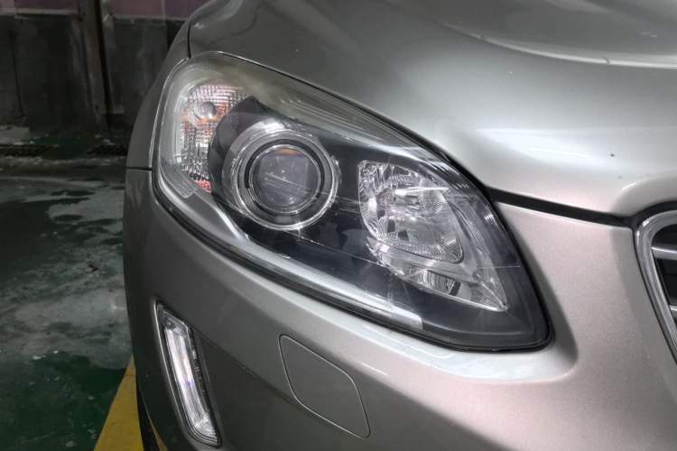 Used Volvo XC60 2016 T5 Smart Upgrade Model Right Front Headlight
