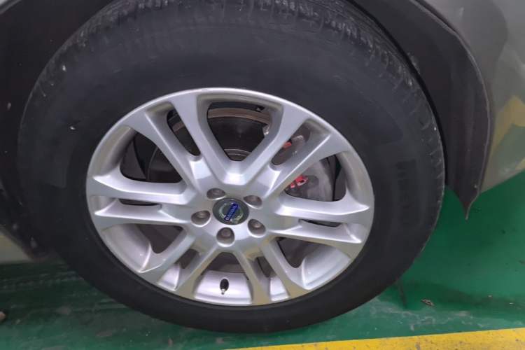 Used Volvo XC60 2016 T5 Smart Upgrade Model Right Front Wheel Hub