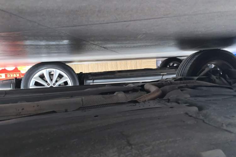 Used Volvo XC60 2016 T5 Smart Upgrade Model Right Side Sill