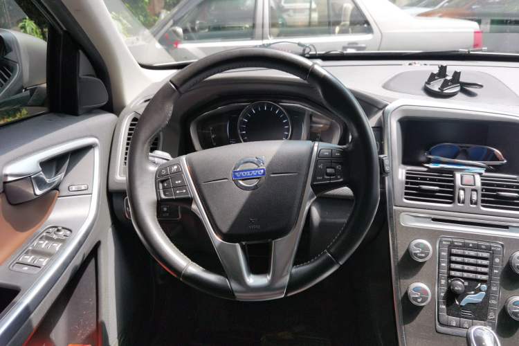 Used Volvo XC60 2016 T5 AWD Zhiyuan Edition Steering Wheel