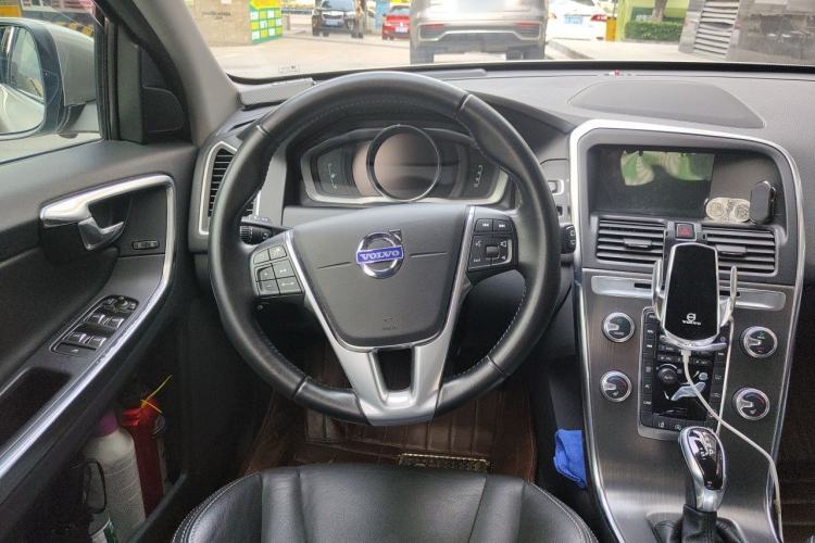 Used Volvo XC60 2016 T5 AWD Zhiyuan Edition Steering Wheel