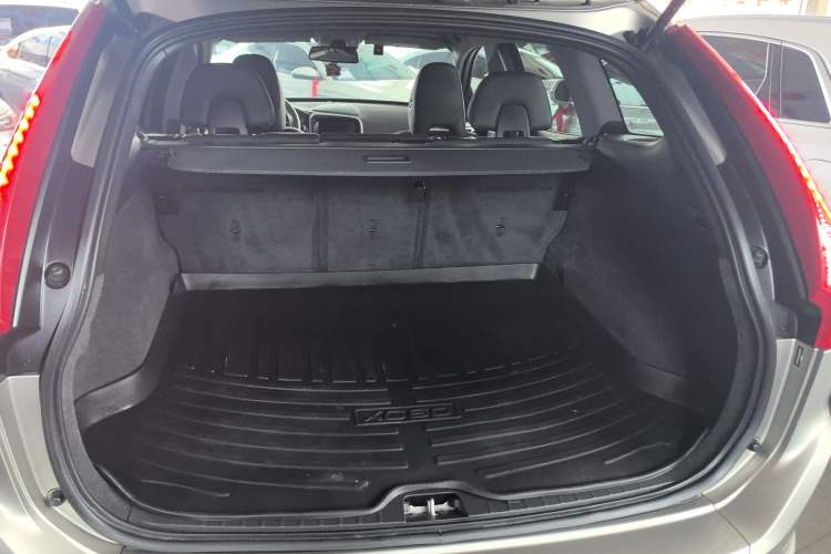 Used Volvo XC60 2016 T5 Smart Upgrade Model Trunk