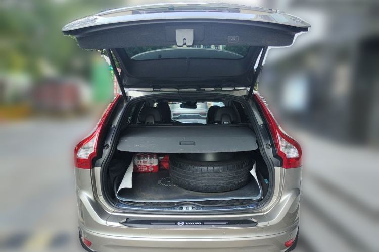 Used Volvo XC60 2016 T5 AWD Zhiyuan Edition Trunk