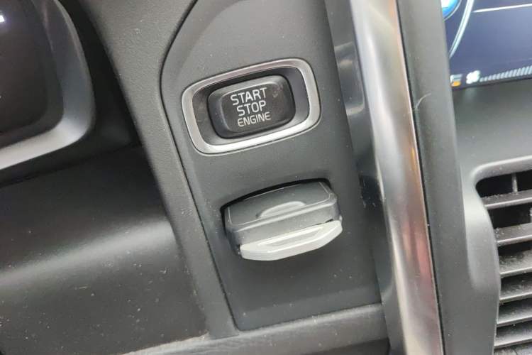 Used Volvo XC60 2016 T5 Smart Upgrade Model Vehicle Key