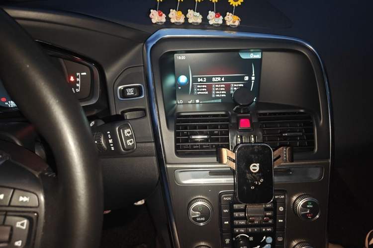 Used Volvo XC60 2016 T5 AWD Zhiyuan Edition Audio And AC Panel