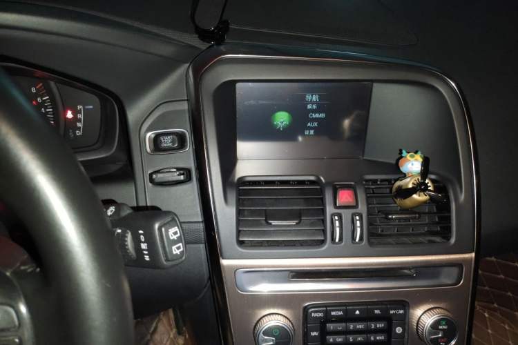 Used Volvo XC60 2016 T5 Smart Upgrade Model Audio And AC Panel