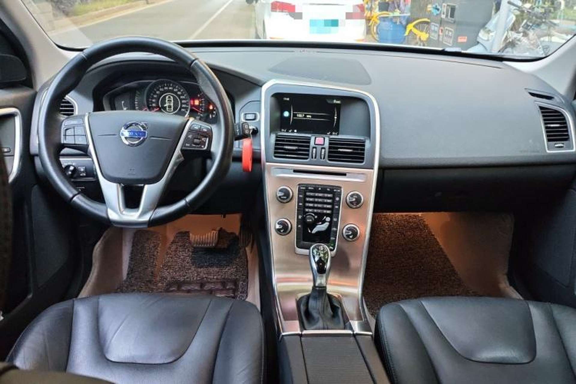 Used Volvo XC60 2016 T5 Smart Upgrade Model Center Console