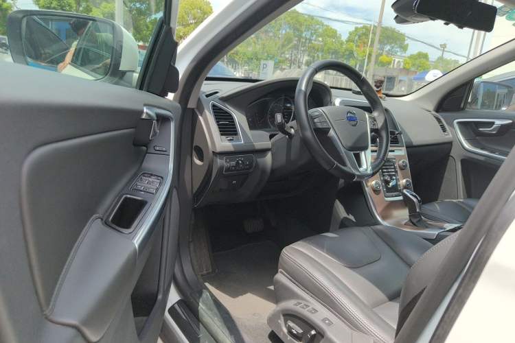 Used Volvo XC60 2016 T5 Smart Upgrade Model Driver Seat