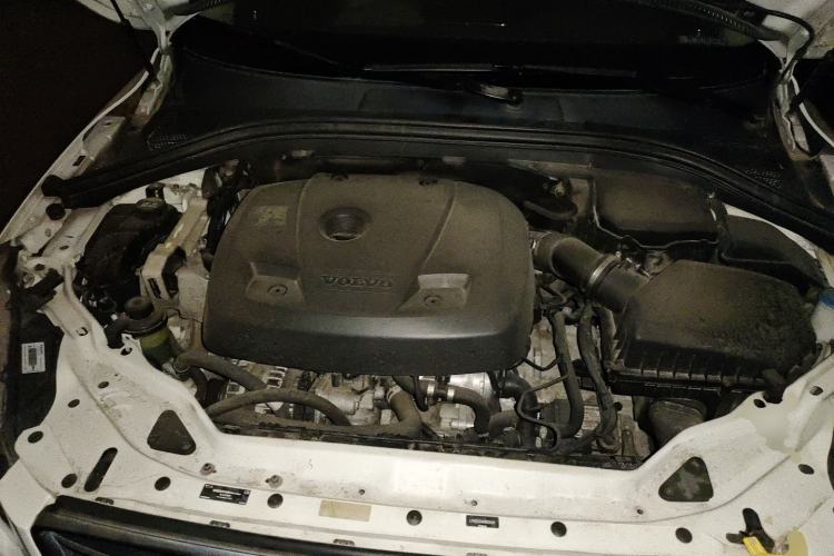 Used Volvo XC60 2016 T5 Smart Version Engine Bay