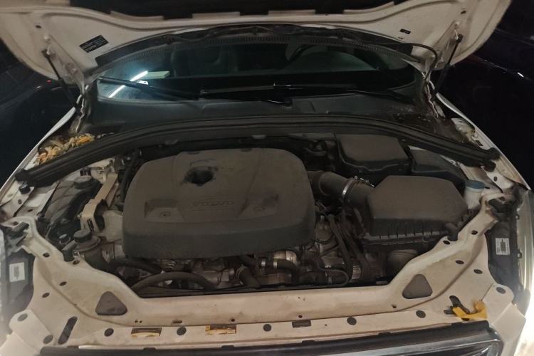 Used Volvo XC60 2016 T5 Smart Version Engine Bay