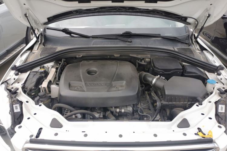 Used Volvo XC60 2016 T5 Smart Upgrade Model Engine Bay