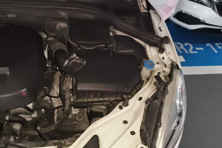 Used Volvo XC60 2016 T5 Smart Version Engine Bay Left