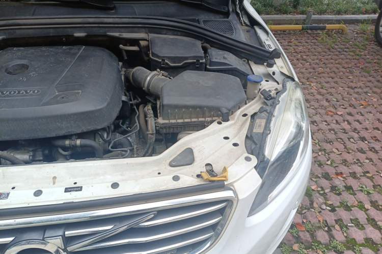 Used Volvo XC60 2016 T5 Smart Drive Edition Engine Bay Left