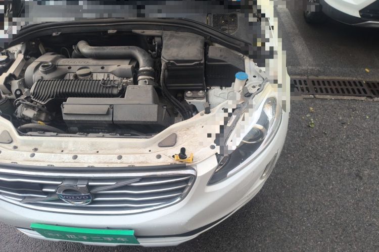 Used Volvo XC60 2016 T5 AWD Zhiyuan Edition Engine Bay Left