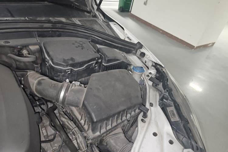 Used Volvo XC60 2016 T5 Smart Drive Edition Engine Bay Left