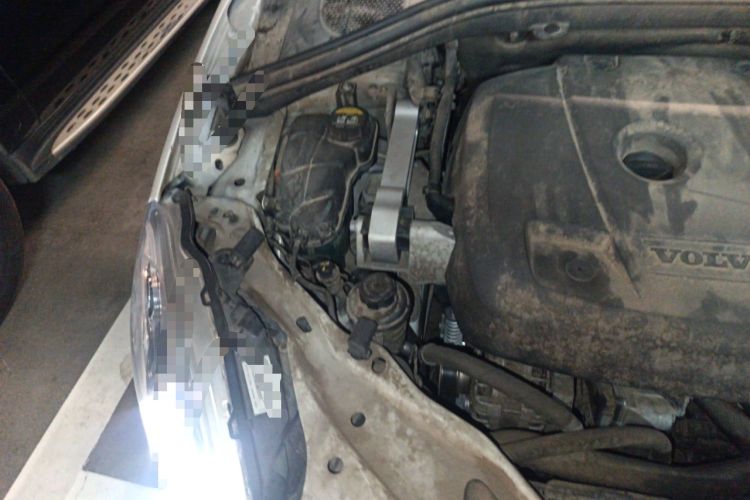 Used Volvo XC60 2016 T5 Smart Upgrade Model Engine Bay Right