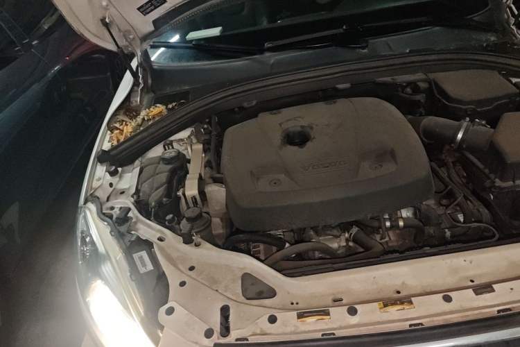 Used Volvo XC60 2016 T5 Smart Version Engine Bay Right