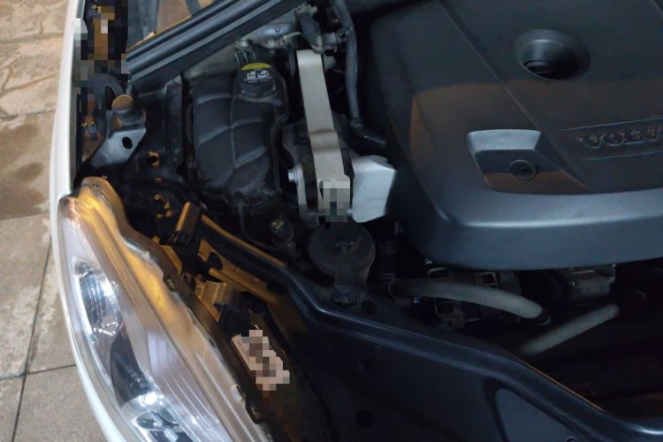 Used Volvo XC60 2016 T5 Smart Version Engine Bay Right