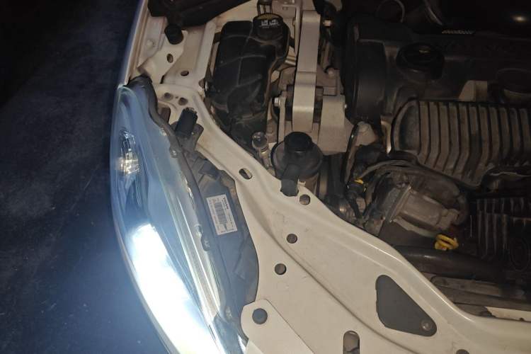 Used Volvo XC60 2016 T5 AWD Zhiyuan Edition Engine Bay Right