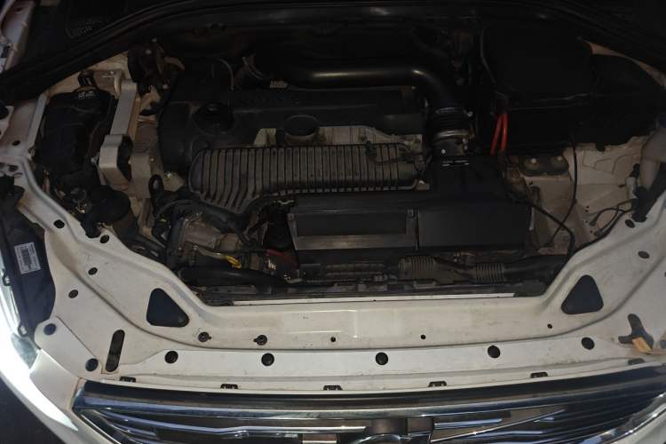Used Volvo XC60 2016 T5 AWD Zhiyuan Edition Engine Bay